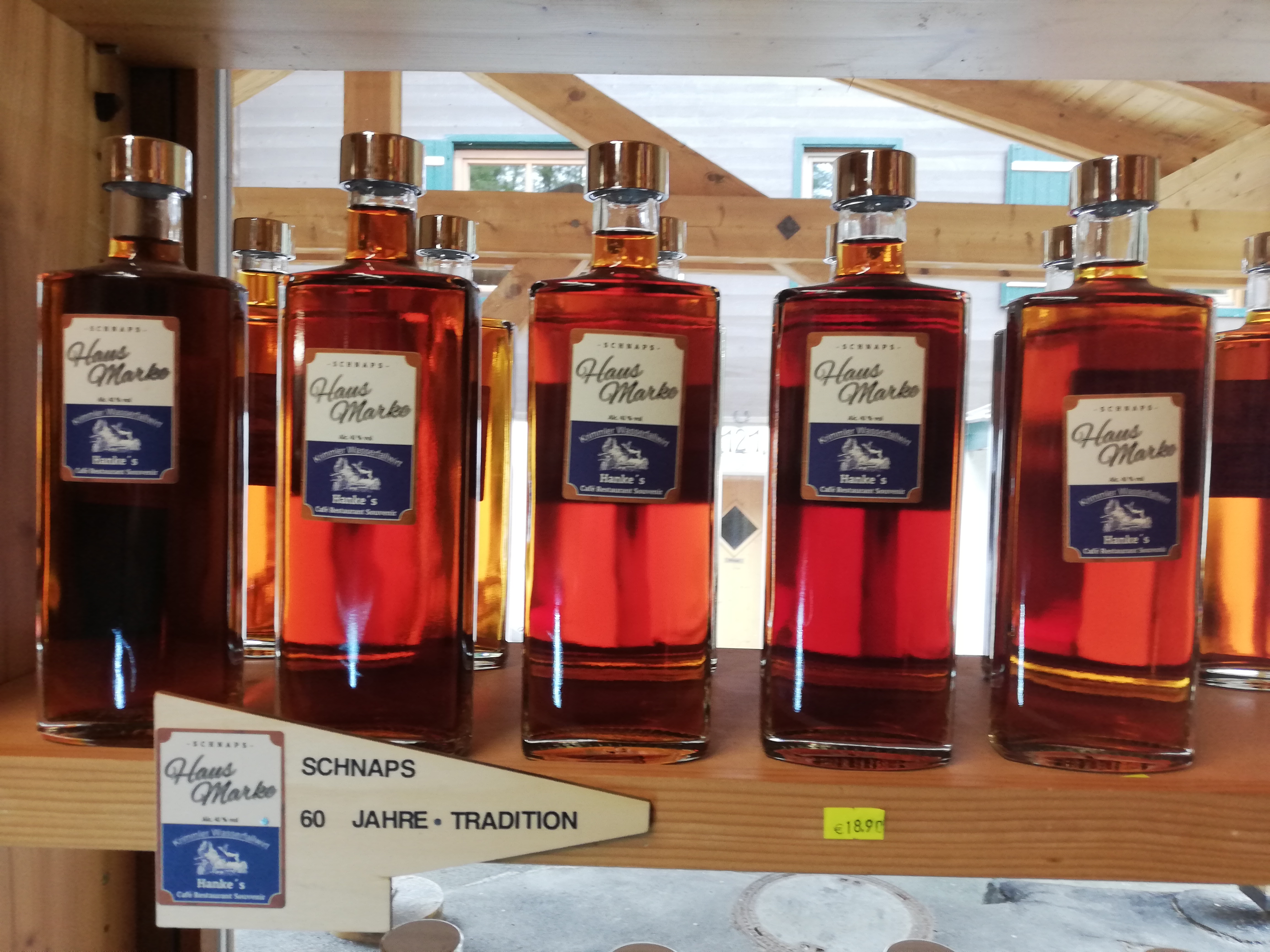 Schnaps Hausmarke vom Krimmler Wasserfallwirt Schnaps Hausmarke vom Krimmler Wasserfallwirt